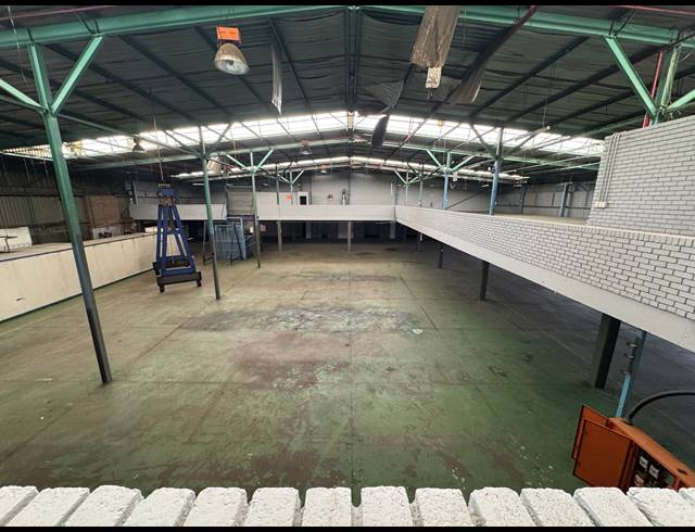3,562M² WAREHOUSE TO LET IN INDUSTRIA WEST